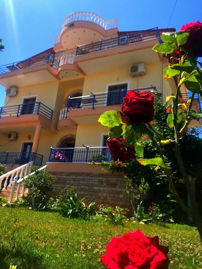 Vila Laura Pasha Villa คซามิล ภายนอก รูปภาพ