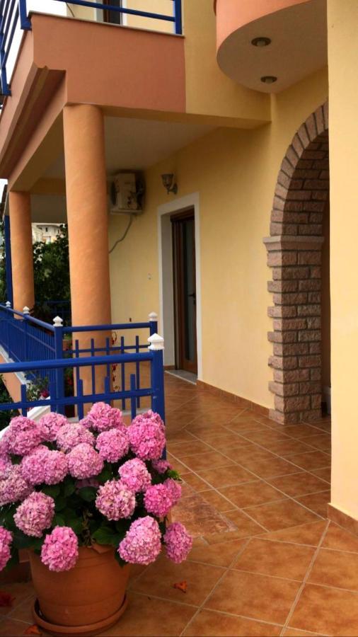 Vila Laura Pasha Villa คซามิล ภายนอก รูปภาพ