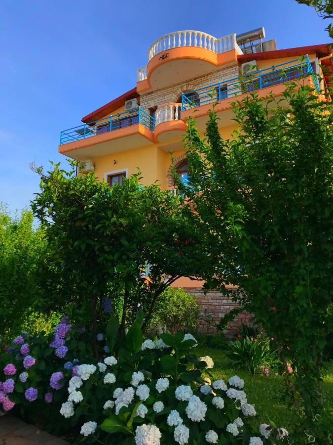 Vila Laura Pasha Villa คซามิล ภายนอก รูปภาพ