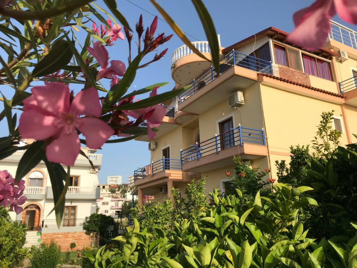 Vila Laura Pasha Villa คซามิล ภายนอก รูปภาพ
